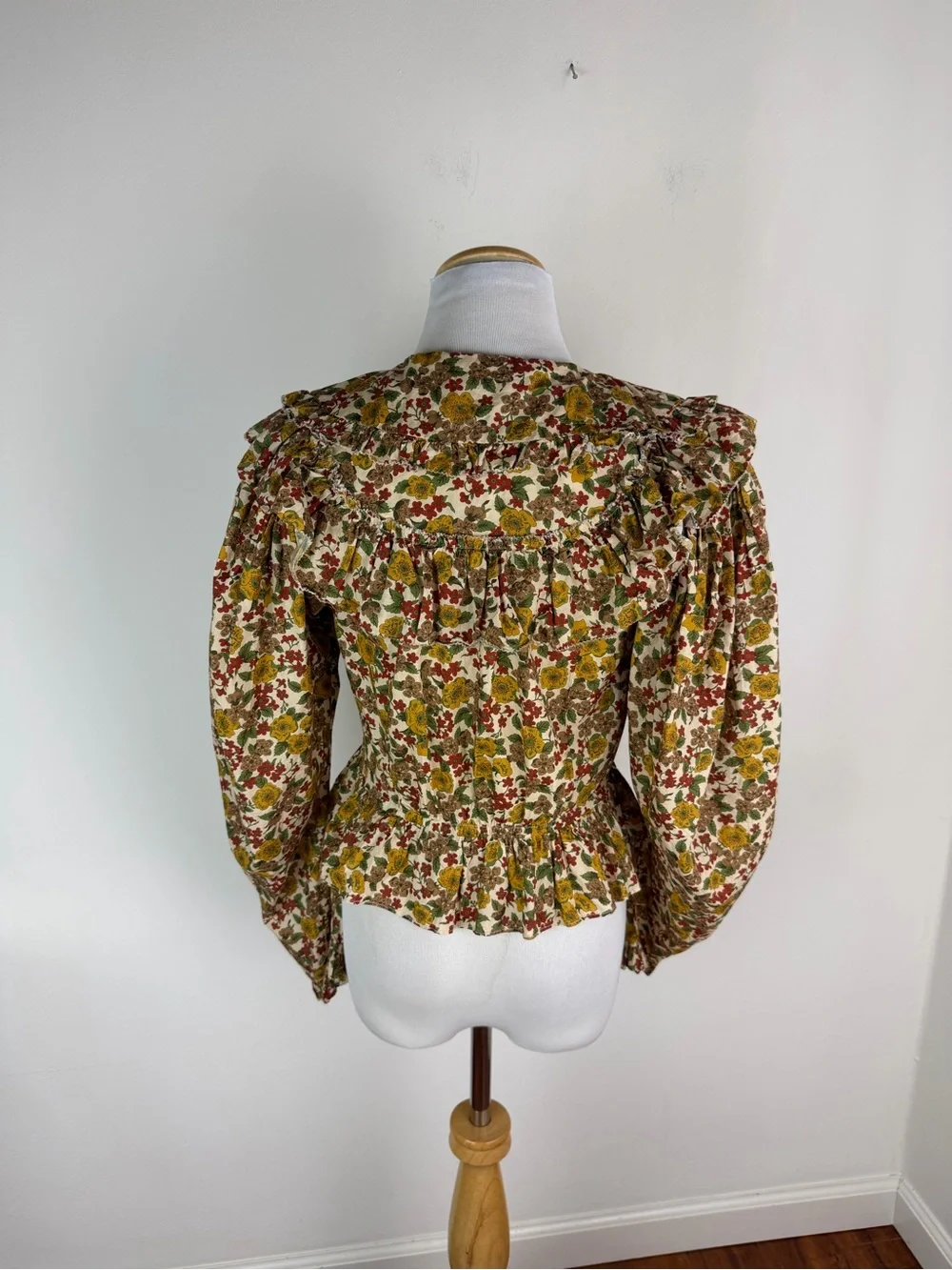 Doen Dolores Top in Jennifer Spring Floral Liberty Fabric Puff Sleeve Size XS